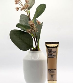 L'Oreal Age Perfect Radiant Serum Foundation