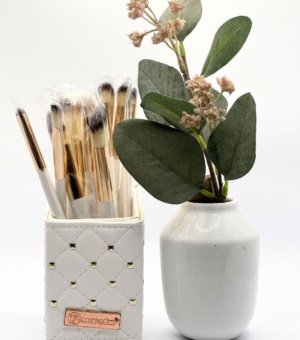 B-H Cosmetics Makeup Brush Set with Stand