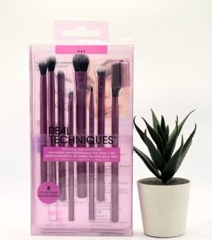 R.T Makeup Brush Set