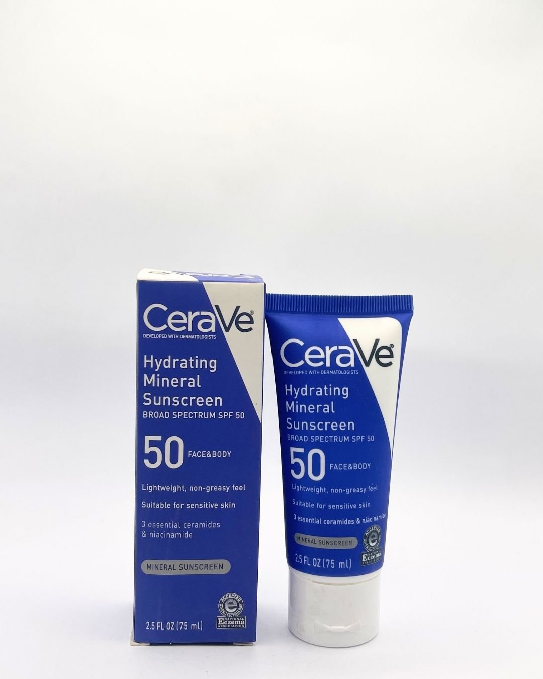 CeraVe Hydrating Mineral Sunscreen SPF 50 - Image 2