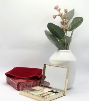 Clarins Eyeshadow kit - With Luxury Velvet Pouch